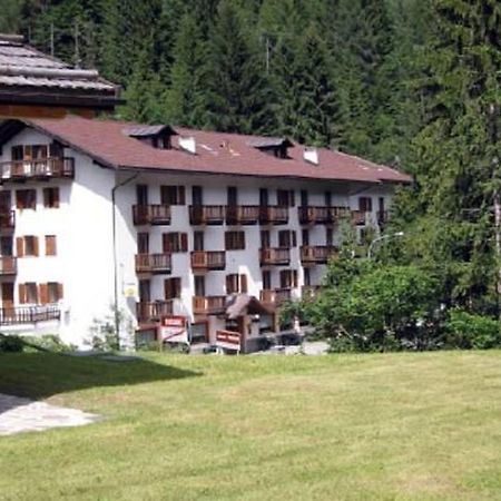 Casa Alpina Sant'Apollinare Hotell Falcade Exteriör bild
