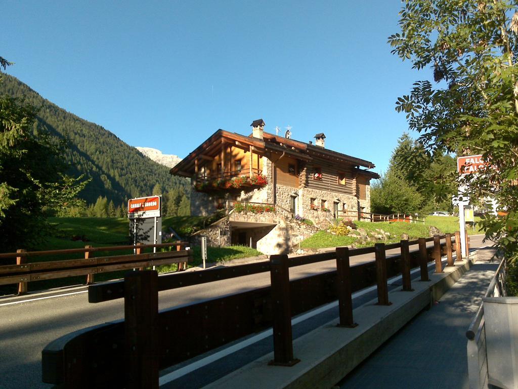 Casa Alpina Sant'Apollinare Hotell Falcade Exteriör bild