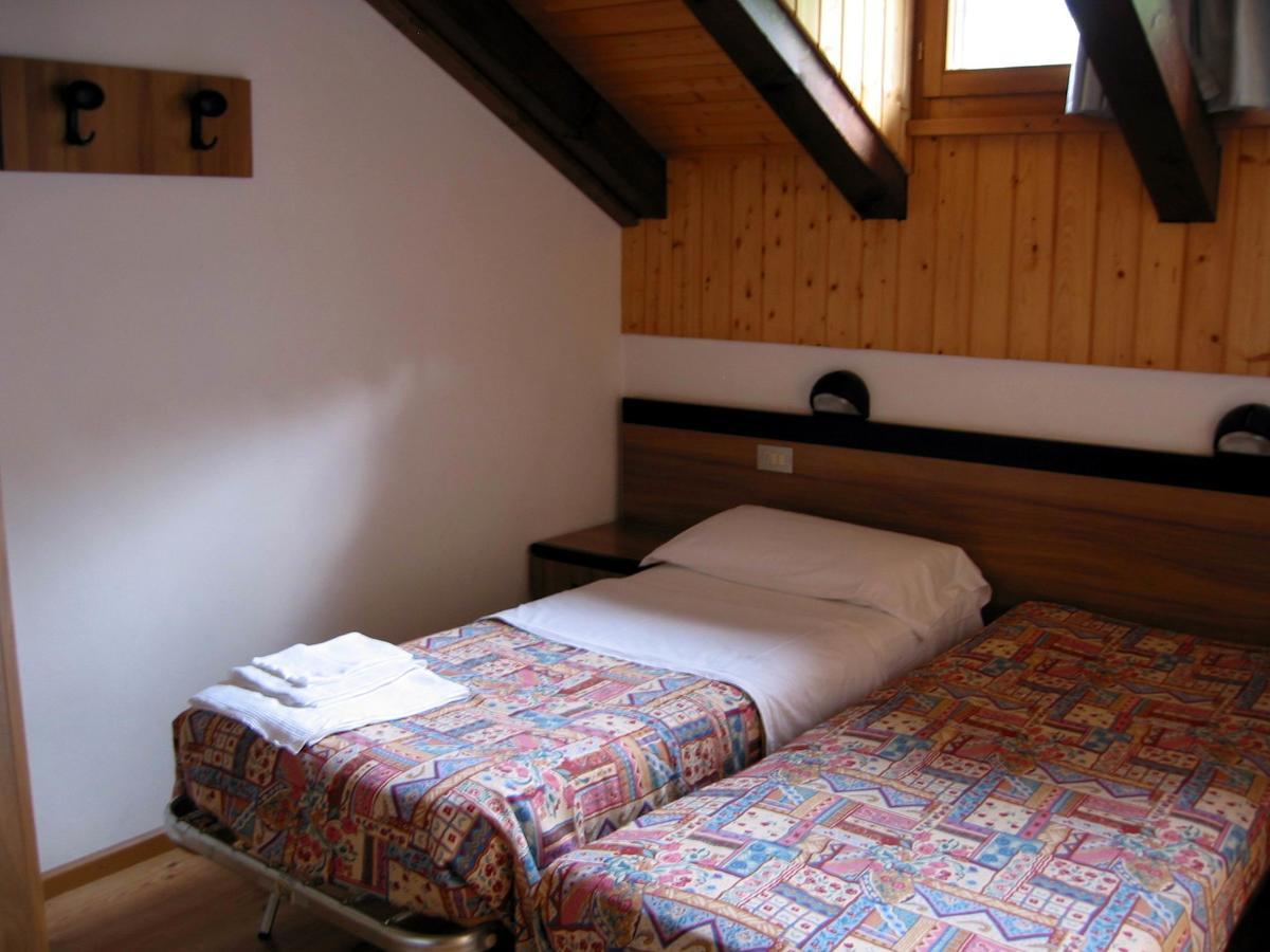 Casa Alpina Sant'Apollinare Hotell Falcade Exteriör bild